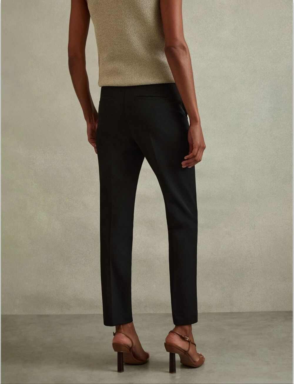 REISS Joanne Slim Fit Tailored Trousers in Black Size 8R US